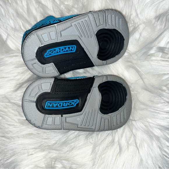 Jordan 3 Retro Powder Blue (TD) - Picture 3 of 6